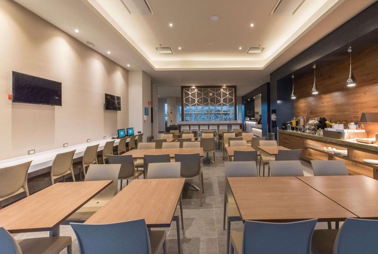 Microtel Inn & Suites By Wyndham Guadalajara Sur Palomar Екстер'єр фото